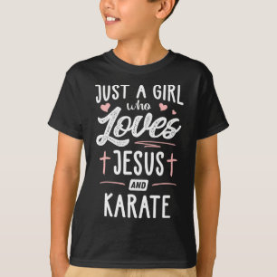 イエスを愛し、空手の贈り物の女性を愛しているだけの少女 Tシャツ