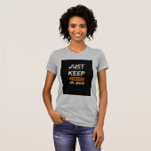 イエス保のTシャツに目を向ける Tシャツ (正面フル)