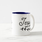 イエス様とコーヒーコンボのマグカップ ツートーンマグカップ (正面右)