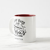 イエス遊クリスチャンのギタリストのためのベースの名前を追加 ツートーンマグカップ (正面左)