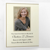 イエス・カトリック葬儀ハートの三重 三つ折りカード (内部最初)