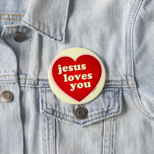 イエス・キリストは赤いハートボタン愛します 缶バッジ (インサイチュ)