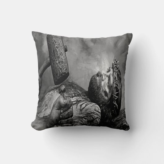 イエス・釘枕 クッション (正面)