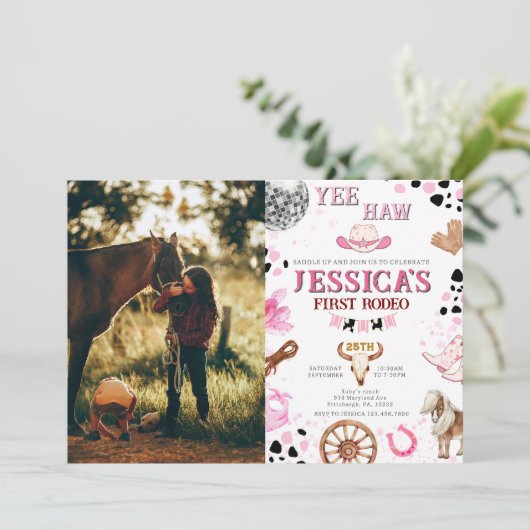 イエハウディスコ女性のカーボーイフォトロデオ誕生日 招待状 (スタンド正面)