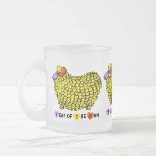 イエロおもしろいラム年中国の〔占星術の〕十二宮図誕生日FGM フロストグラスマグカップ (左)