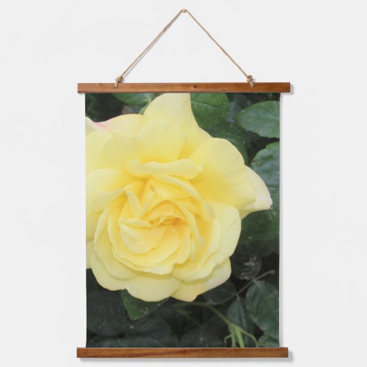 イエロバラ 吊り下げ型タペストリー (正面)