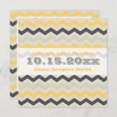 イエローとグレーのシェブロンのストライプ結婚式招待状 招待状 (正面/裏面)