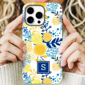 イエローとブルーの花柄イニシャル Case-Mate iPhoneケース