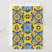イエローとブルーの詳細なタイルの誕生日 招待状 (裏面)