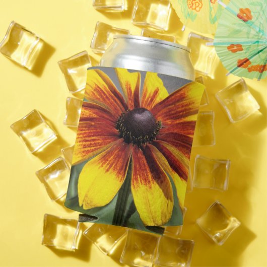 イエローとブロンズのルドベッキアの花の缶クーラー 缶クーラー (インサイチュ 夏)