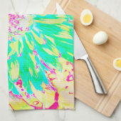 イエローとマゼンタの装飾用ダリア花 キッチンタオル (四つ折り)