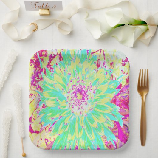 イエローとマゼンタの装飾用ダリア花 ペーパープレート (ウェディング)