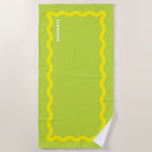イエローとライムのスクイグル（波線） ビーチタオル (正面)
