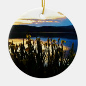 イエローアイリスアットレイクアローワードショア セラミックオーナメント (正面)