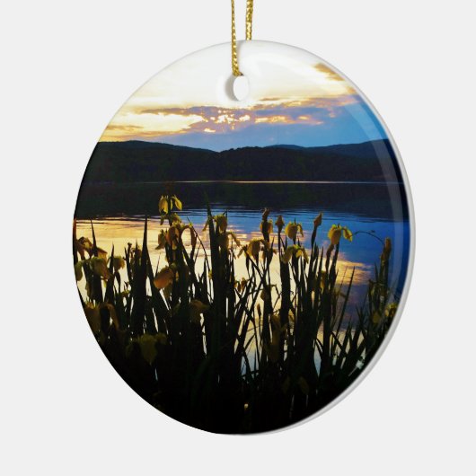 イエローアイリスアットレイクアローワードショア セラミックオーナメント (左)