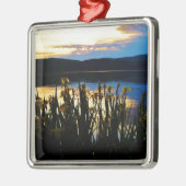 イエローアイリスアットレイクアローワードショア メタルオーナメント (左)