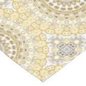 イエローアンドホワイトマンダラ万華鏡のように千変万化するパターンメダリオン テーブルクロス (アングル)