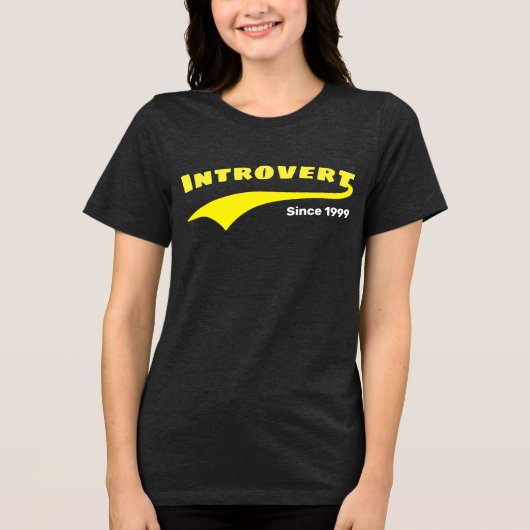 イエローイントロバートタイポグラフィスウシュカスタムー日付 トライブレンドTシャツ (正面)