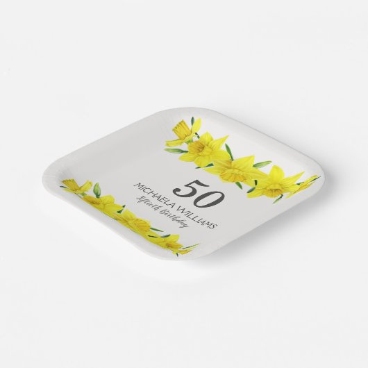 イエローウォーターカラーダフォディル50誕生日ナプキンス ペーパープレート (傾斜あり)