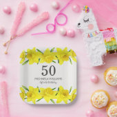 イエローウォーター色の水仙50th誕生日パーティー ペーパープレート (パーティー)