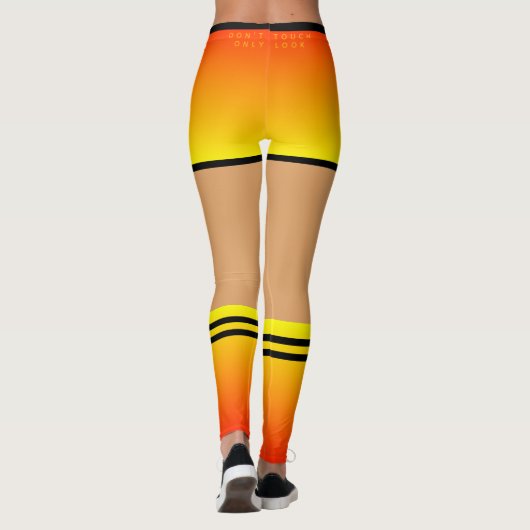 イエローオレンジショフェイクンショーツとソックススポーツレギンス レギンス (裏面)