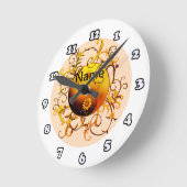 イエローオレンジトライバル陰陽名前をカスタムする ラウンド壁時計 (傾斜)