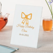 イエローオレンジボウウォーター色レトロハッピーバースデー 台座サイン (インサイチュ)