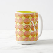イエローオレンジ水玉模様モノグラム ツートーンマグカップ (正面右)