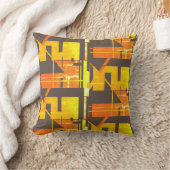 イエローオレンジ色の濃い茶色の大パターン（の模様が）あるきなタイル クッション (ブランケット)