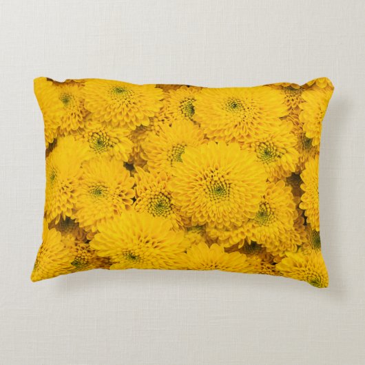 イエローガーデンアスター完璧な色の夏の花 アクセントクッション (裏面)