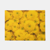 イエローガーデンアスター完璧な色の夏の花 ドアマット (正面)