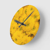 イエローガーデンアスター完璧な色の夏の花 ラウンド壁時計 (傾斜)