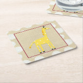 イエローキリンと白水玉模様 スクエアペーパーコースター (アングル)