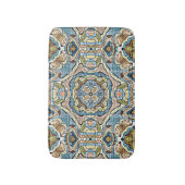 イエローグリーンティール（緑がかった色）ブルーオレンジトライバルアート バスマット (正面縦)