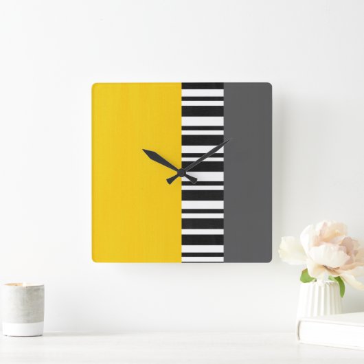 イエローグレイ白黒ストライプのモダン スクエア壁時計 (ホーム)