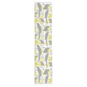 イエローグレーアラパロットスケッチトロピカルパターン ショートテーブルランナー (正面)