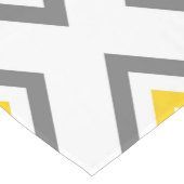 イエローグレーホワイトダイヤモンドの幾何学的パターン ショートテーブルランナー (コーナー)