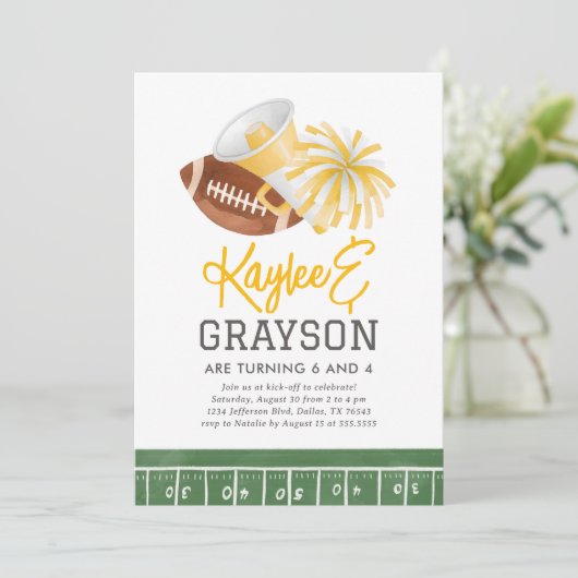 イエローサッカーとチアリーティングジョイント誕生日 招待状 (スタンド正面)