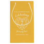 イエローサファイアアニバーサリー7年の妻抱き枕 スモールペーパーバッグ (裏面)