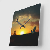 イエローサンセットグラスメドウウォールクロック スクエア壁時計 (傾斜)