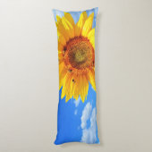 イエローサンフラワーアンドビーズオンブルースカイ抱き枕 ボディピロー (裏面 (縦))