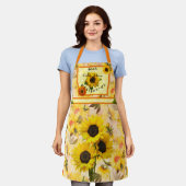 イエローサンフラワーズプレイドチェック楽しい料理 エプロン (着用した状態)