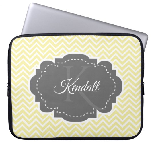 イエローシェブロンパーソナライズされたラップトップスリーブ ラップトップスリーブ (正面)