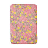 イエロージャスミンフラワーフローラオンコーラルピンク バスマット (正面縦)