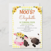 イエロージンガム牛誕生日ファームアニマルズ納屋周囲の庭 招待状 (正面)