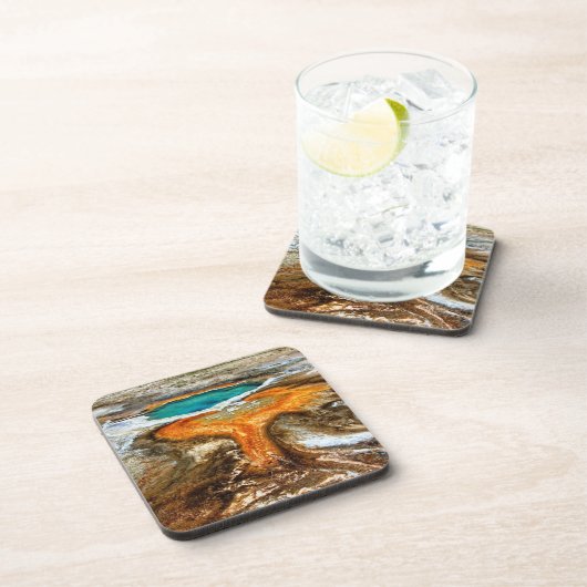 イエローストーンの上昇温暖気流のプール コースター (右側)