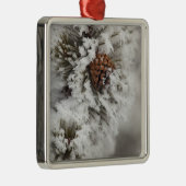 イエローストーンの冬にハリネズミの松のコーン メタルオーナメント (右)