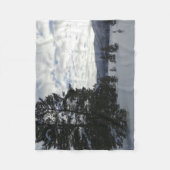 イエローストーン国立公園の雪の日の終わり フリースブランケット (正面)