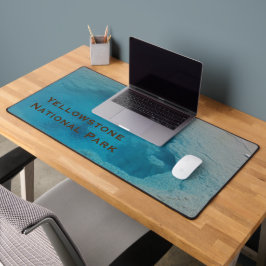 イエローストーン国立公園写真青ホット春 デスクマット