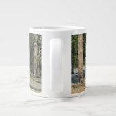 イエローストーン国立公園、サイン、ワイオミング、アメリカ。 ジャンボコーヒーマグカップ (裏面)